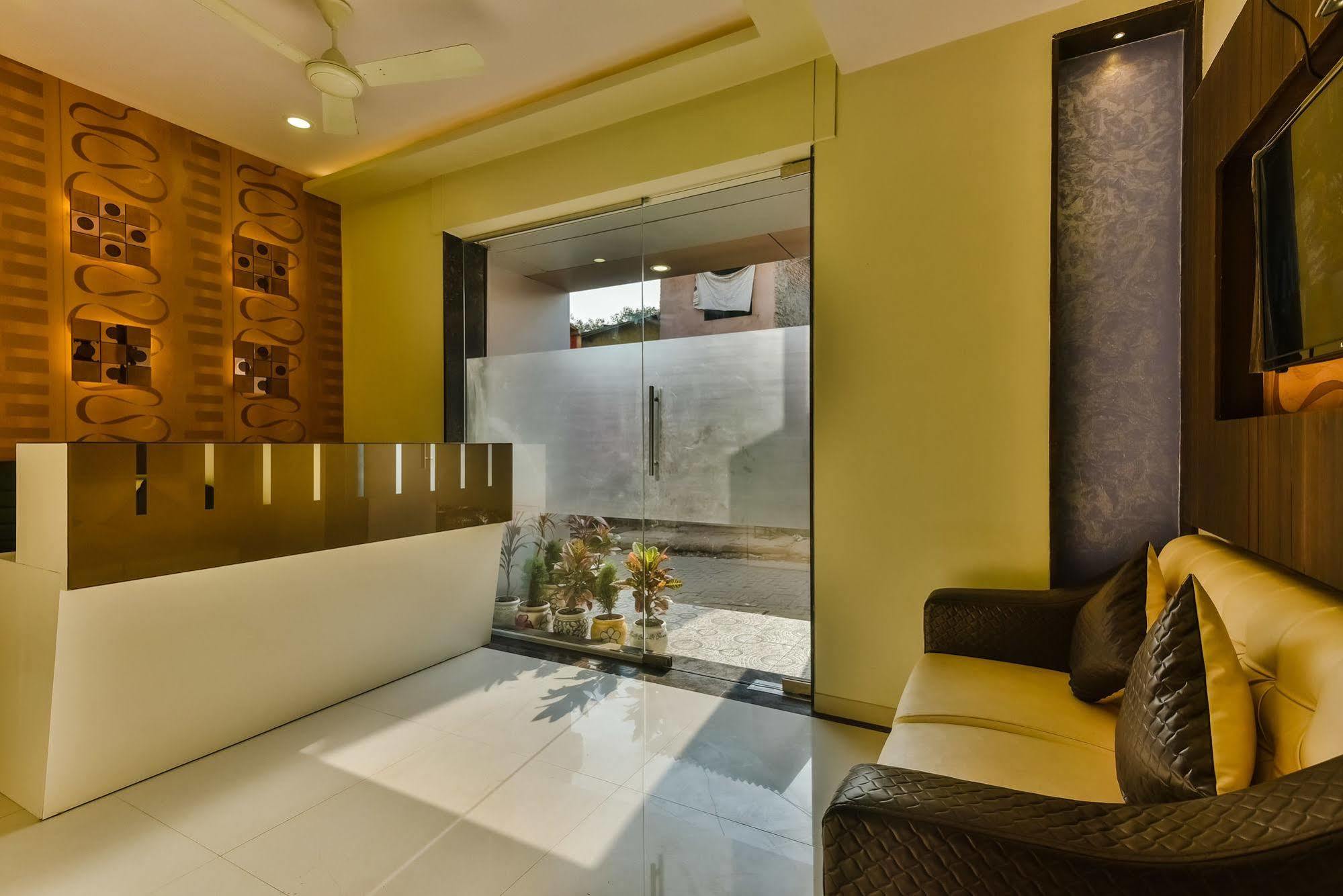 Hygienic Hotel Liberty Plaza 孟买 外观 照片